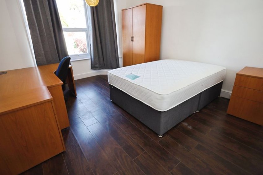 Images for Eight bedroom student house in Alma Road, Winton