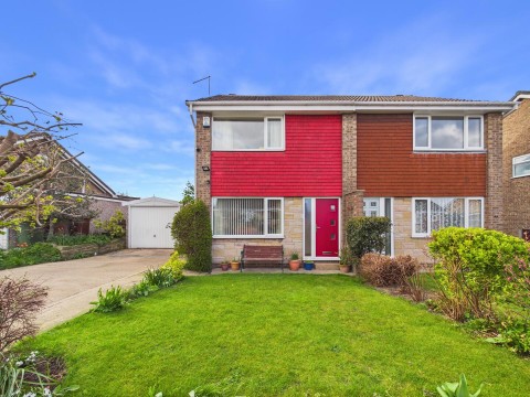 View Full Details for Hollingthorpe Grove, Hall Green, Wakefield