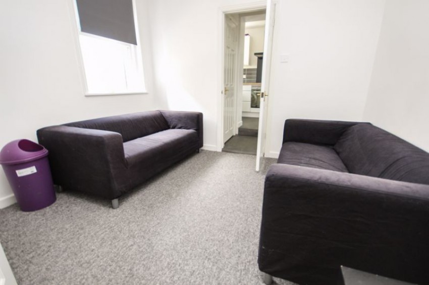 Images for Five Double Bedroom Student House In Winton