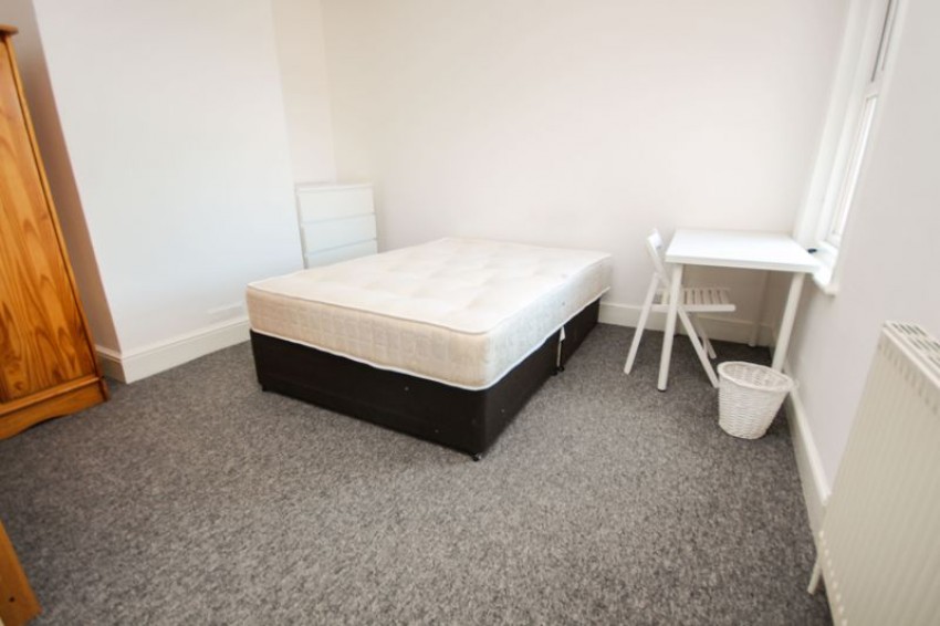 Images for Five Double Bedroom Student House In Winton