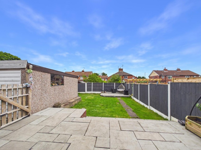 Images for Long Crest, Pontefract