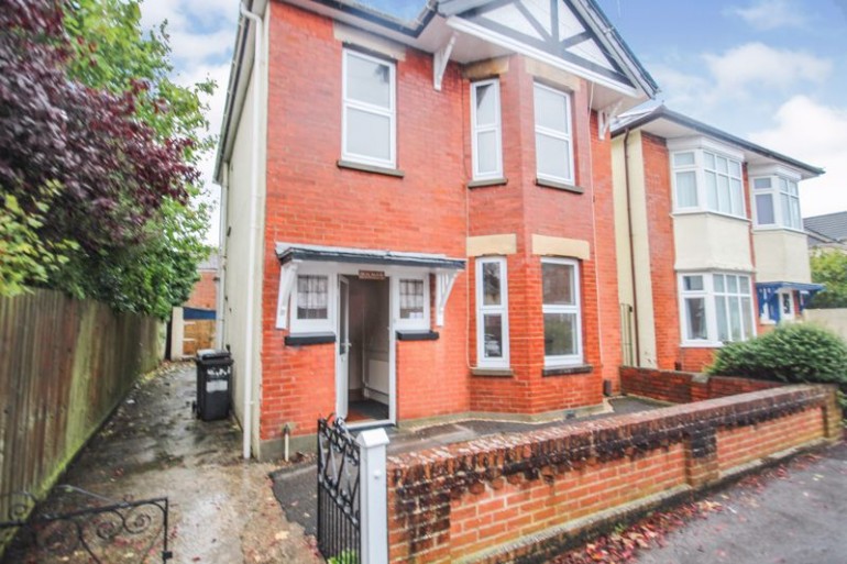 Student House, Winton