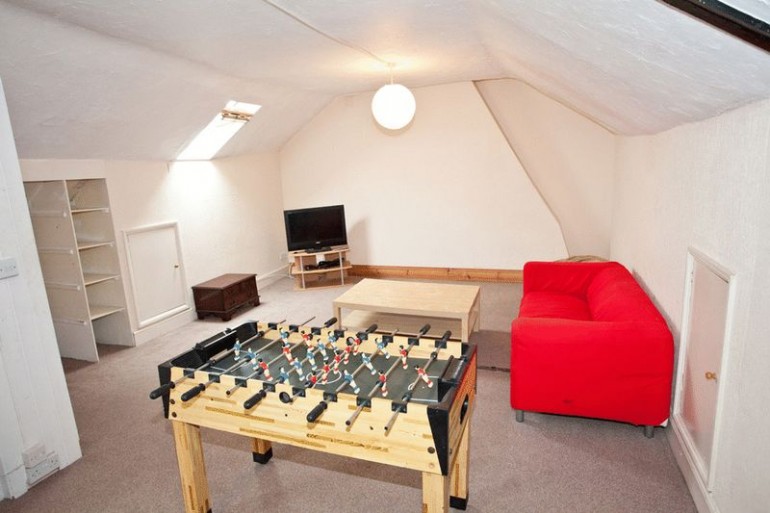 Five Bedroom Flat, Bills Included