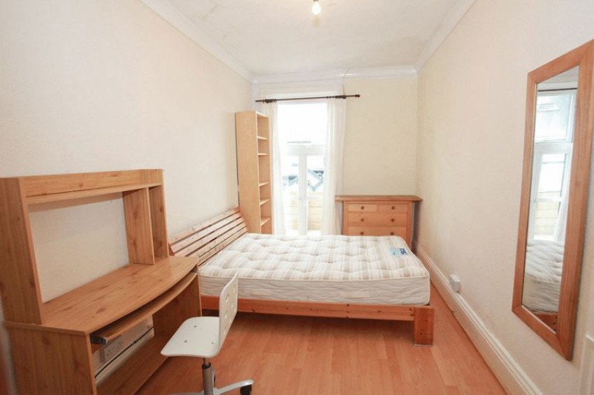 Images for Five Bedroom Flat, Bills Included