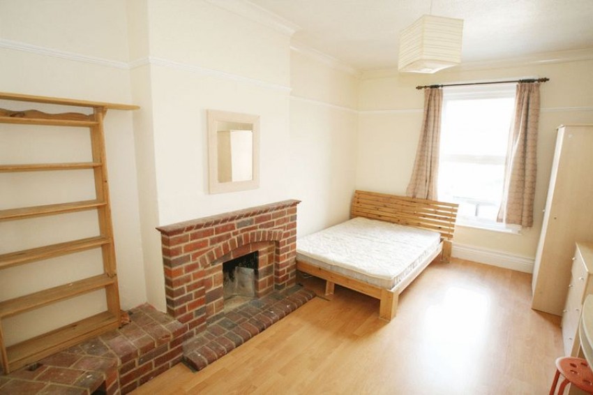 Images for Five Bedroom Flat, Bills Included