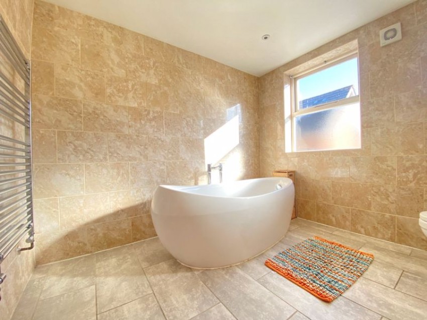 Images for Bournemouth Town Centre, Some Bills Included