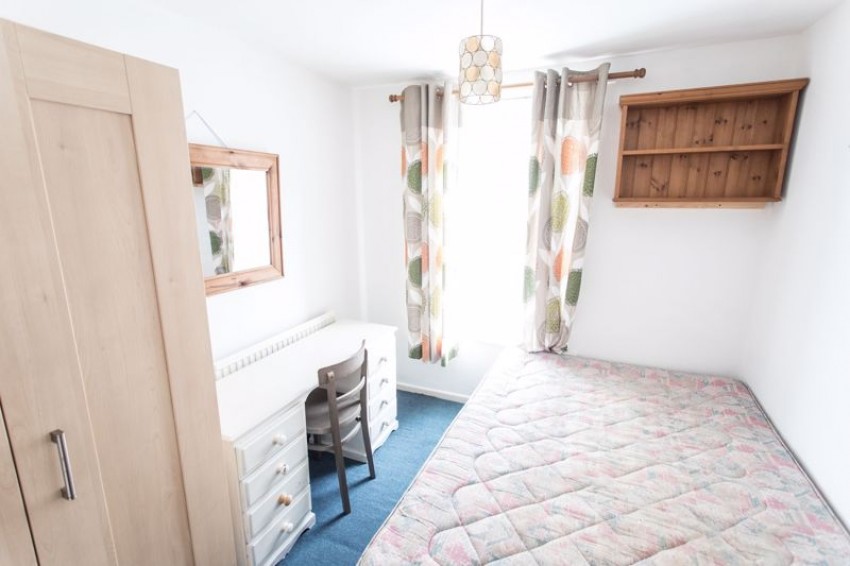 Images for Bournemouth Town Centre, Some Bills Included