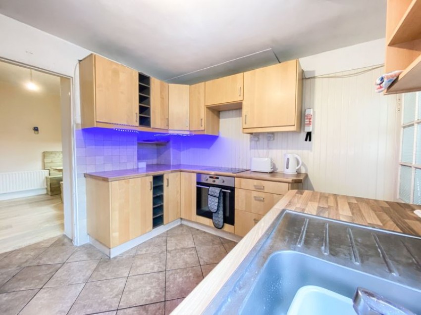 Images for Bournemouth Town Centre, Some Bills Included