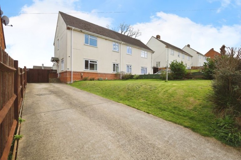 Dudley Road, BH10 6BS
