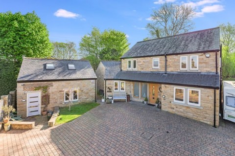 View Full Details for Laburnum Lodge, Mawcroft Grange Drive, Rawdon